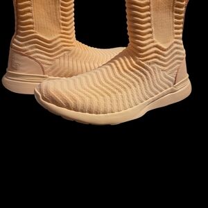 APL Women’s Techloom Chelsea in Faded Peach